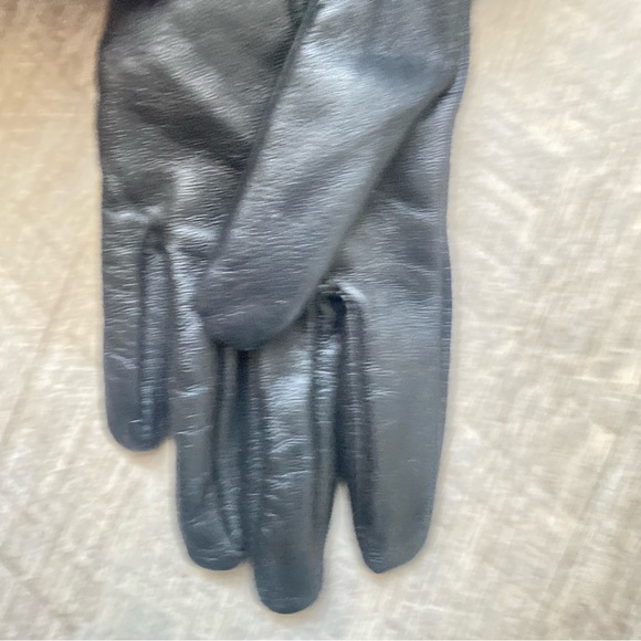 Fownes Brothers Leather Gloves
(NWT) with Fur Cuffs Sz M - Picture 8 of 14